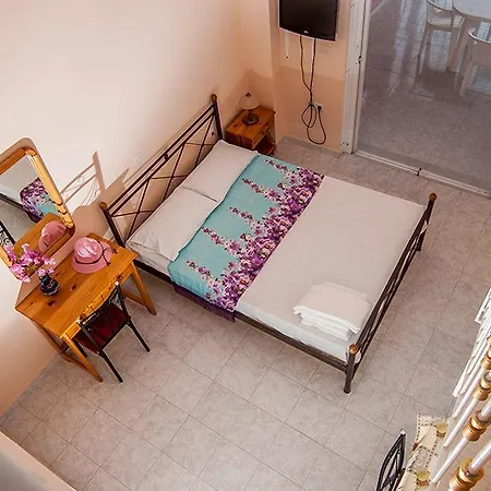 Paradise Aparthotel 2*