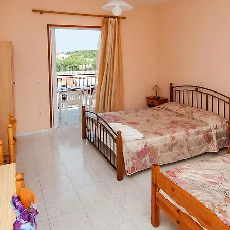 Paradise Aparthotel 2*