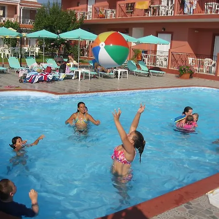 Paradise Aparthotel 2*