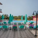 Paradise 4*